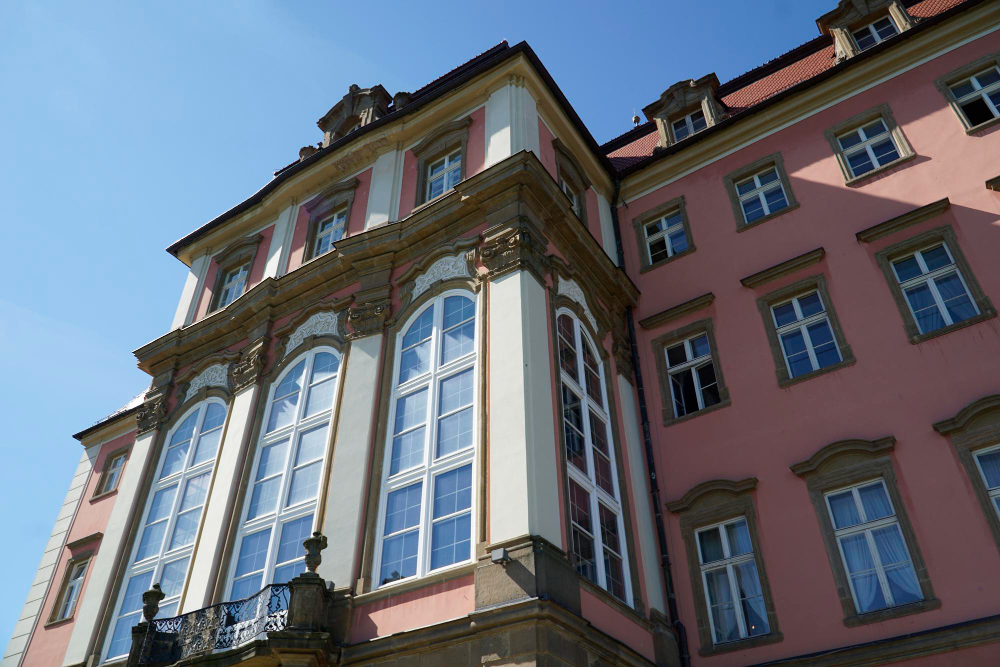 46487 The Hidden Secret of Książ Castle (Fürstenstein): Myths, Legends and the Amber Room