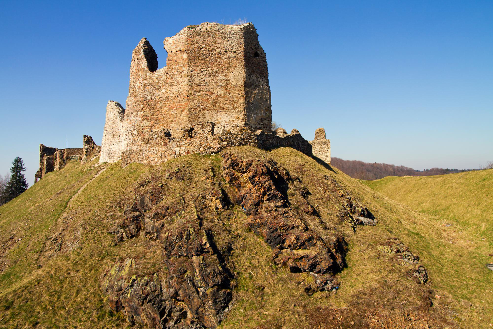4849 The Legend of Milada, the Cruel Castle Maiden: A Dark Legacy at Dívčí kámen
