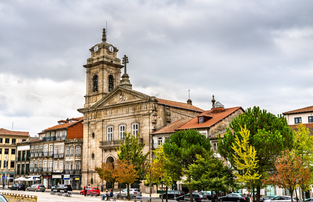 5693 The Legend of the Olive Tree of Guimarães: A Living Symbol of Portugal’s Birthplace