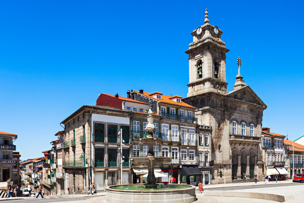 6991 The Legend of the Olive Tree of Guimarães: A Living Symbol of Portugal’s Birthplace