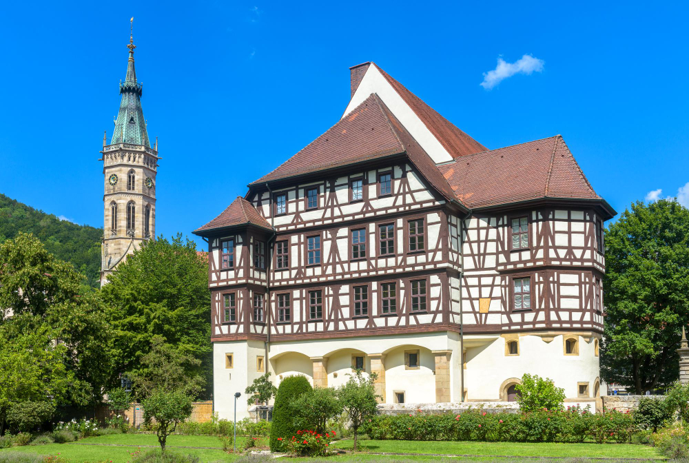 7122-1 The fascinating history of the pretzel – from Urach Castle to the world