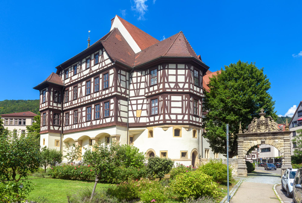 7125 The fascinating history of the pretzel – from Urach Castle to the world