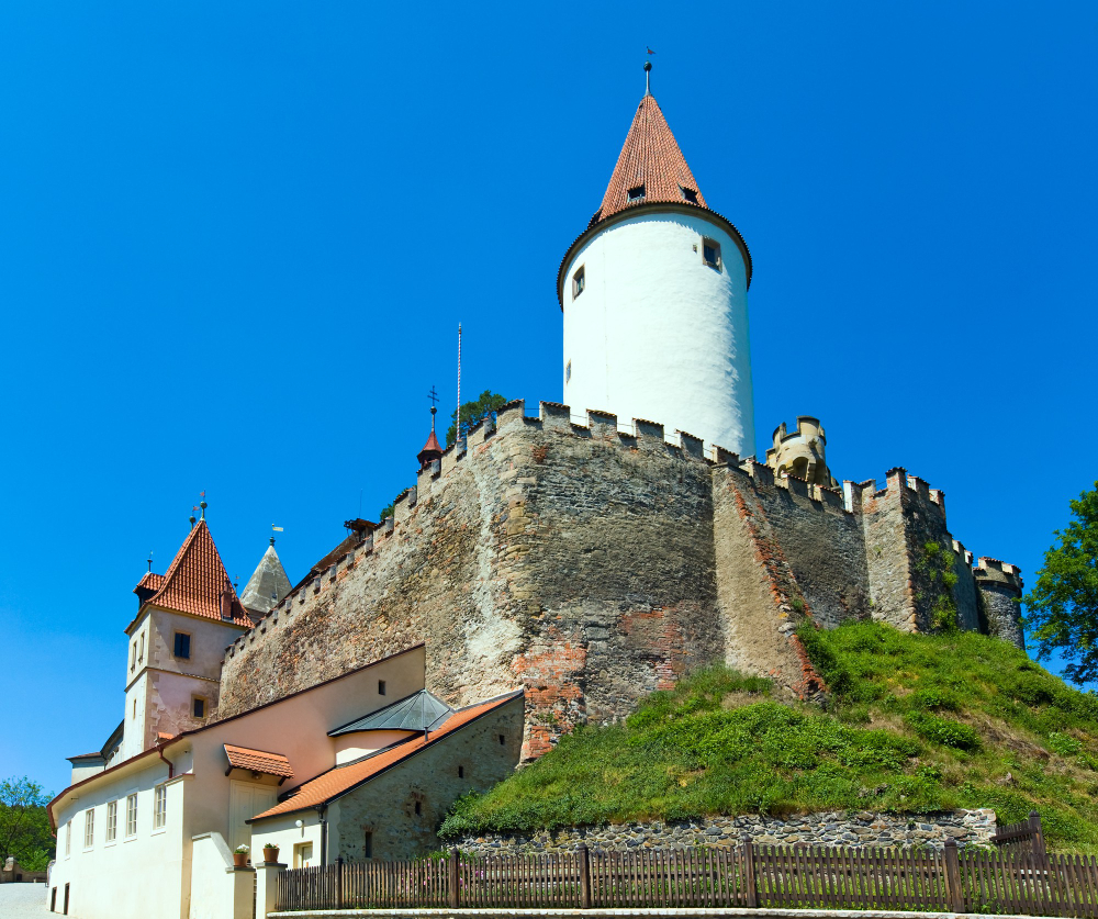 8231 The Hidden Treasure of Křivoklát: Legend and History of a Mystical Castle