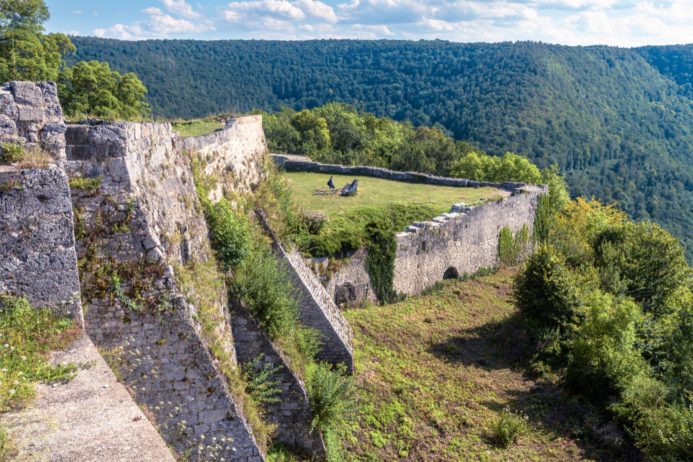 8726-1 The Fire Devil and the Lightning Strike: How a Natural Disaster Turned Hohenurach Castle from an Impregnable Stronghold into a Ruin