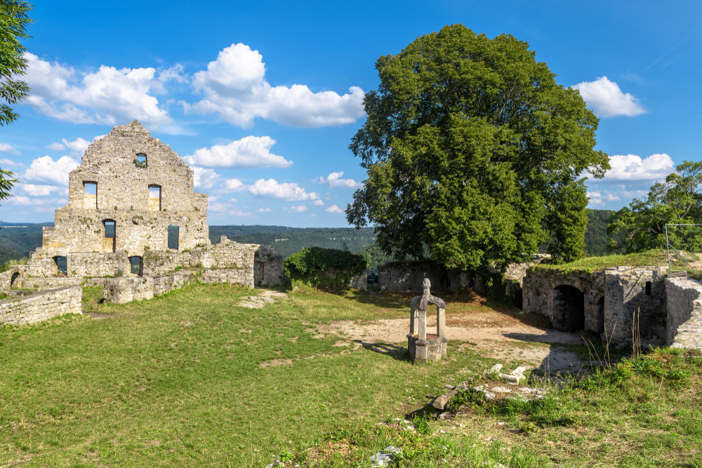8738 The Fire Devil and the Lightning Strike: How a Natural Disaster Turned Hohenurach Castle from an Impregnable Stronghold into a Ruin