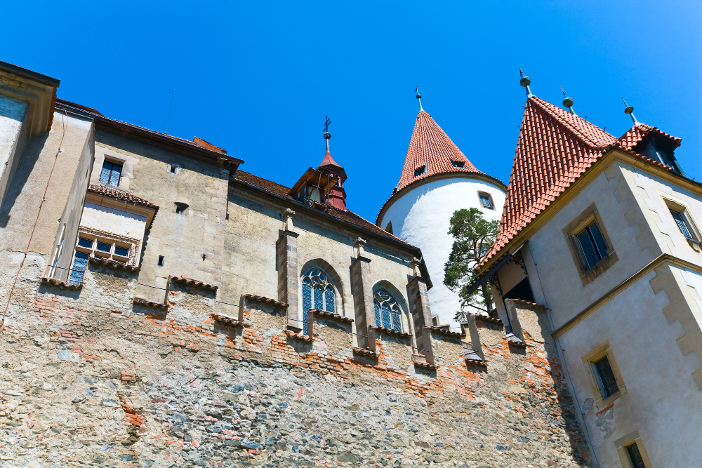 894 The Hidden Treasure of Křivoklát: Legend and History of a Mystical Castle