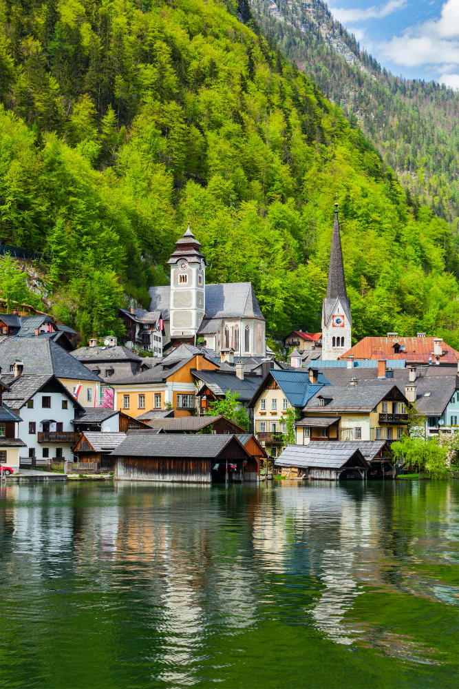 11892 The Sunken City of Cervusan: Myth and History on Lake Hallstatt