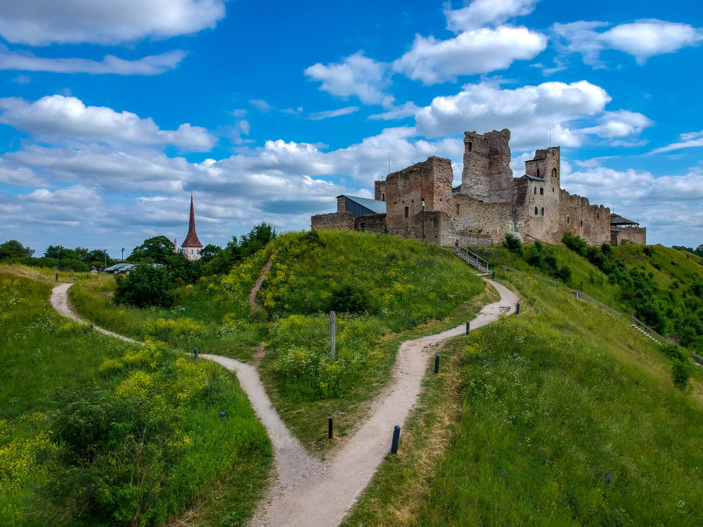 15-2 The Sunken Giant City of Rakvere: What Lies Behind Estonia’s Mysterious Legend
