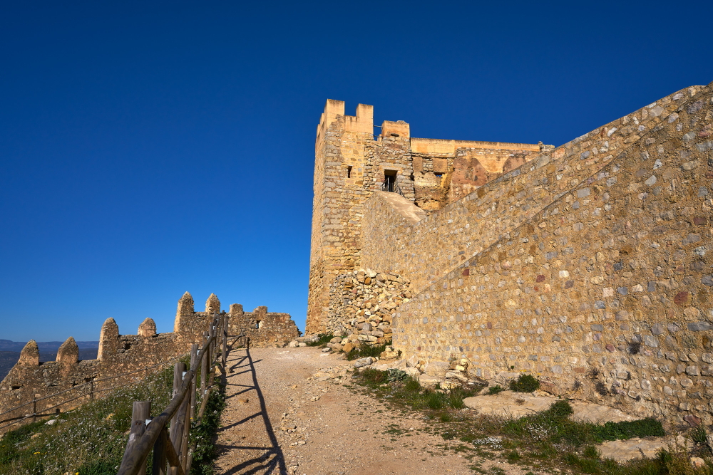 15034 Xivert: The Templar castle between documented history and the legend of the hidden treasure