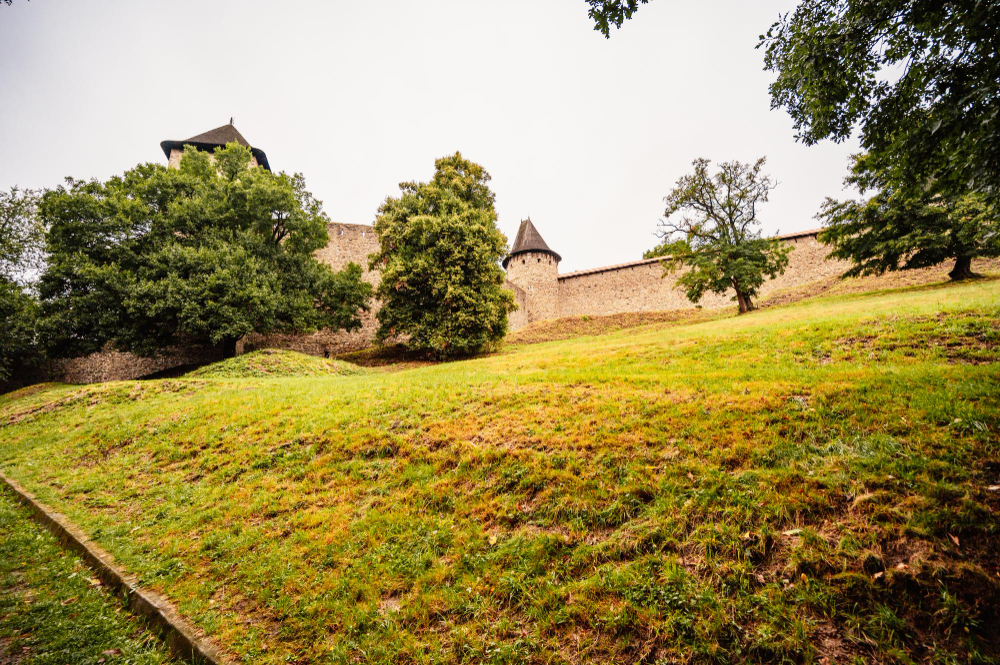 15439 The Legend of Friduš (Helfried) of Linava: The Ruthless Robber Knight of Helfštýn Castle