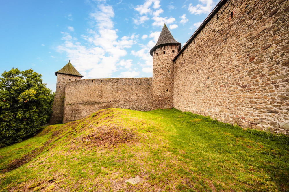 15455 The Legend of Friduš (Helfried) of Linava: The Ruthless Robber Knight of Helfštýn Castle