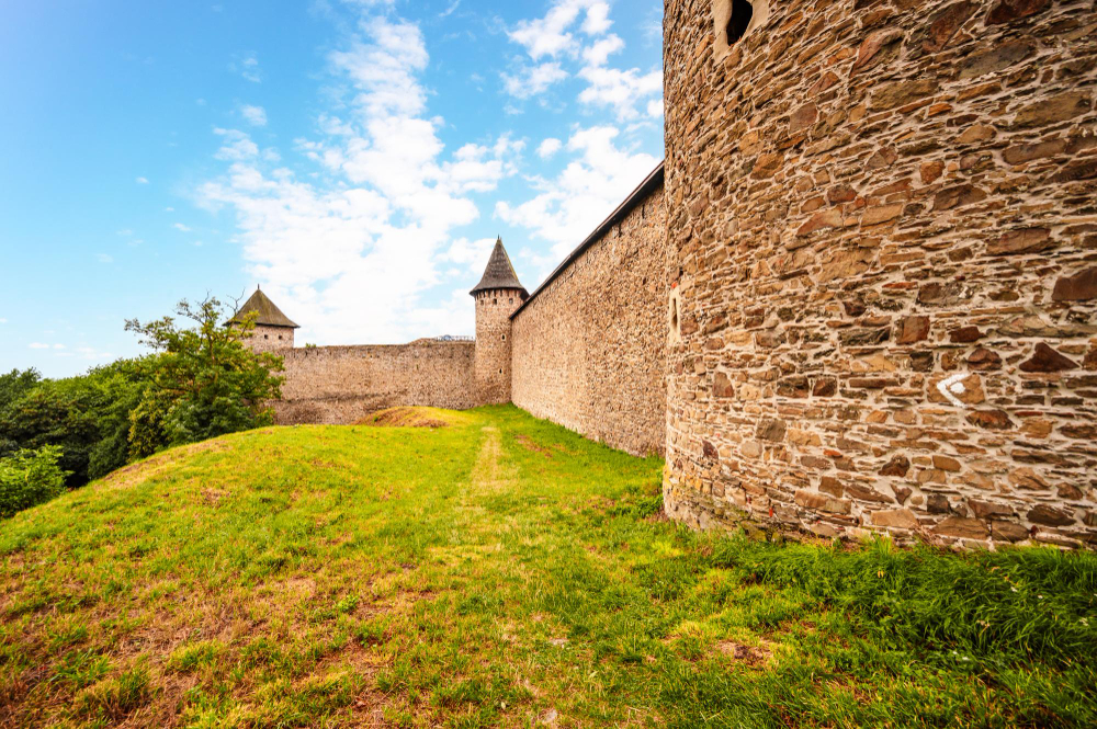 15458 The Legend of Friduš (Helfried) of Linava: The Ruthless Robber Knight of Helfštýn Castle