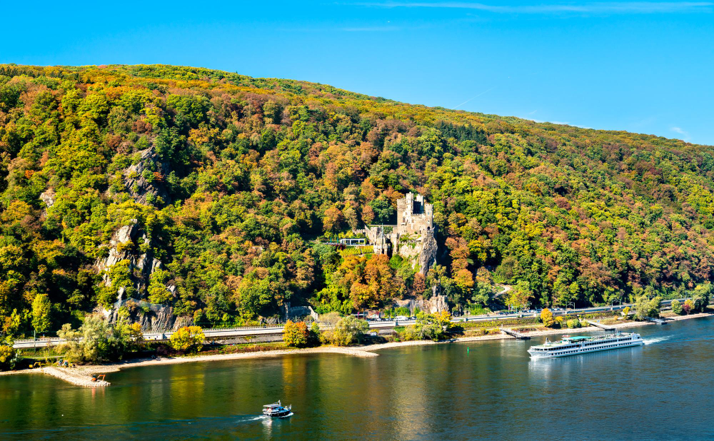 16093 The real ‘legend’: The Prince’s Sleeping Beauty – The Rebirth of Rheinstein Castle