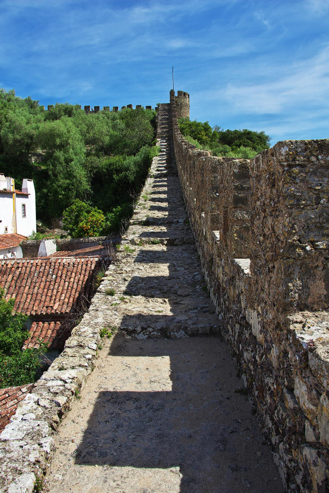 16759 The “Moles” of Óbidos: The Mysterious Legend Beneath Portugal’s Famous Castle Town