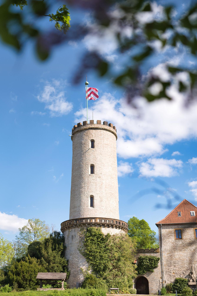 169217 The “Gluckhenne” of Bielefeld: Mystical Guardian of Sparrenburg Castle