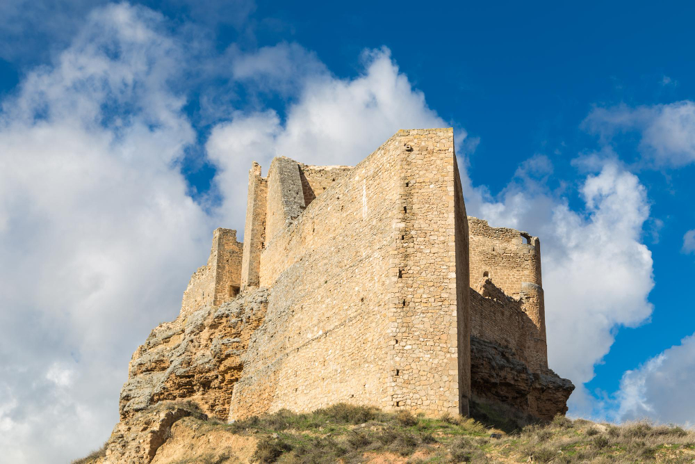 2035 The Dogs of Zorita: How a medieval legend gave a Spanish castle its name