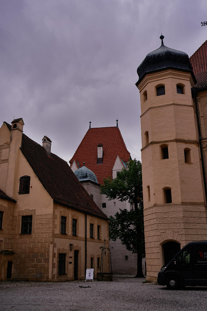 294-1 The Little Man of the Well (Brunnenmännlein) at Trausnitz Castle: A Fascinating Legend Straddling History and Myth