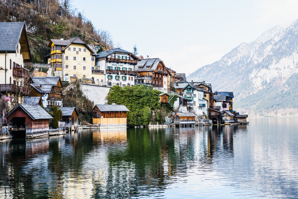 38458 The Sunken City of Cervusan: Myth and History on Lake Hallstatt