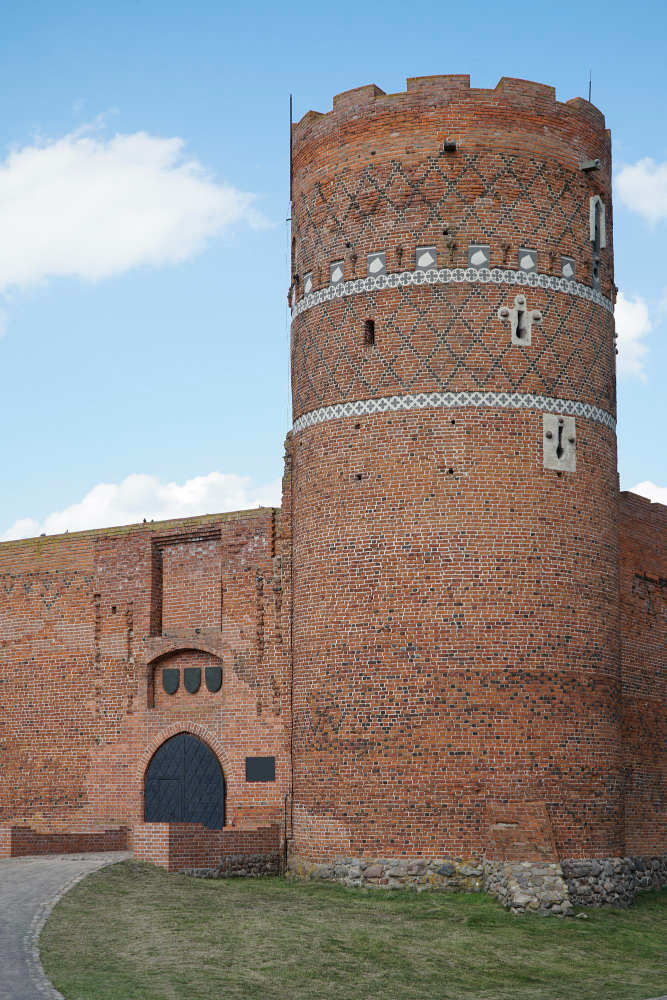 42973 The Legend of Żabusia – The Frog Maiden of Ciechanów Castle