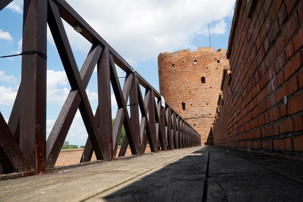 42975 The Legend of Żabusia – The Frog Maiden of Ciechanów Castle