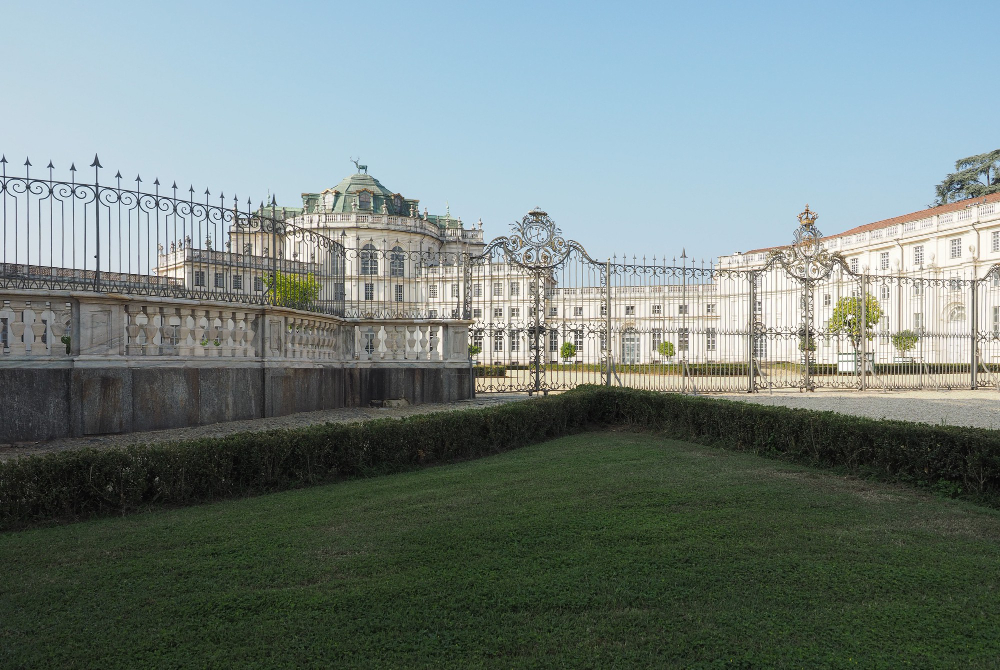 4828 Fritz the Elephant – Myth and Reality of a Legendary Pachyderm in Stupinigi