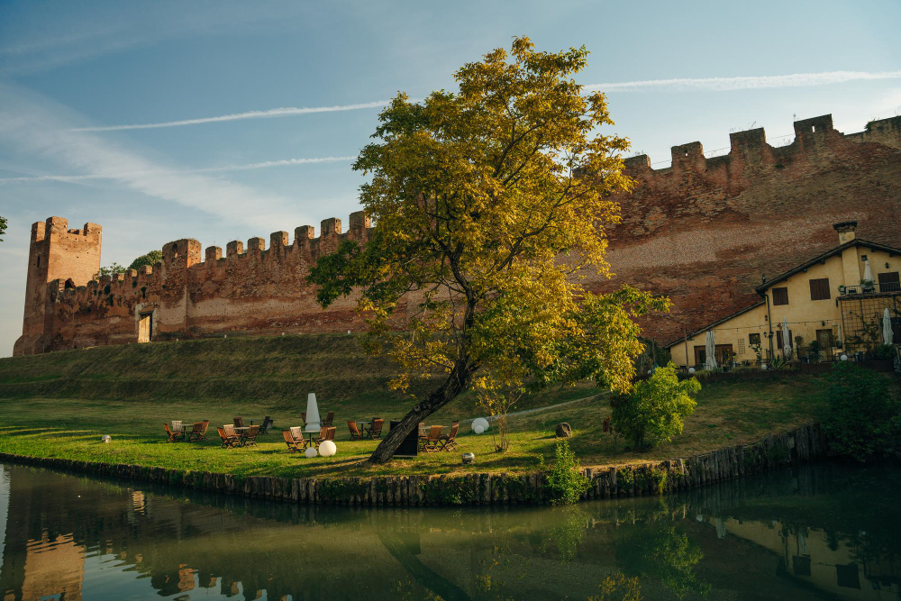 5915-1 In the Shadow of the Madonna: Giorgione’s enigmatic altarpiece in Castelfranco