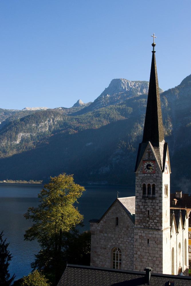 6020 The Sunken City of Cervusan: Myth and History on Lake Hallstatt