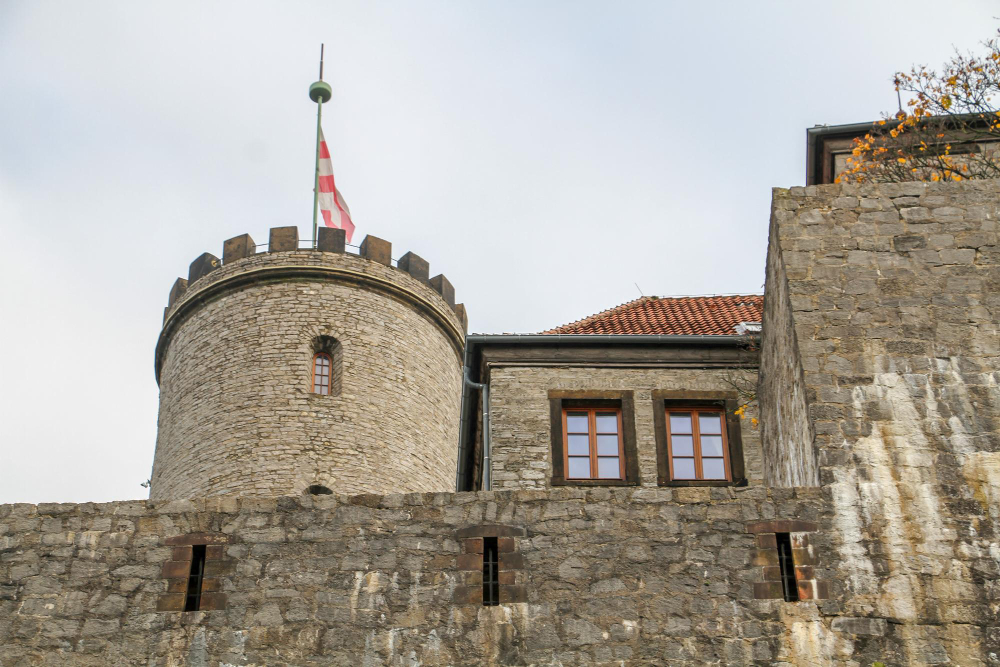 672 The “Gluckhenne” of Bielefeld: Mystical Guardian of Sparrenburg Castle