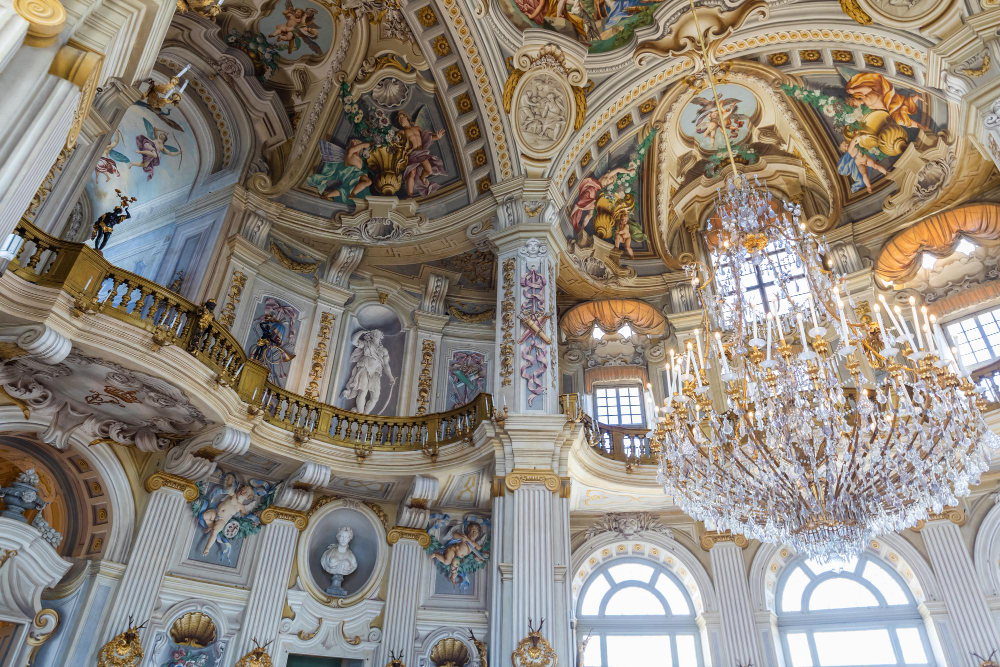 8604 Fritz the Elephant – Myth and Reality of a Legendary Pachyderm in Stupinigi