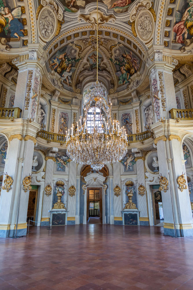 8693 Fritz the Elephant – Myth and Reality of a Legendary Pachyderm in Stupinigi