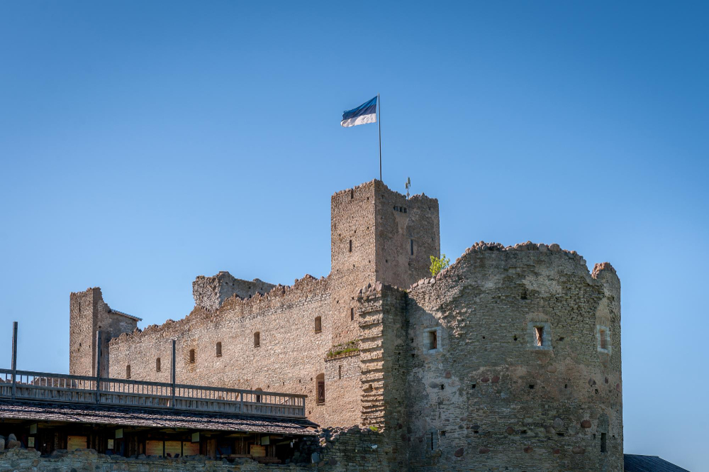 884-1 The Sunken Giant City of Rakvere: What Lies Behind Estonia’s Mysterious Legend