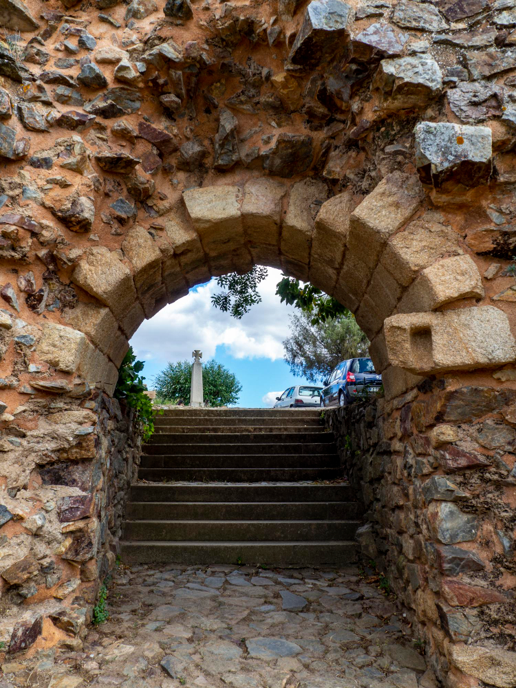 924-1 Betrayal and Majesty: The Legacy of Cristóvão de Moura’s Palace Amid the Turmoil of 17th-Century Portugal
