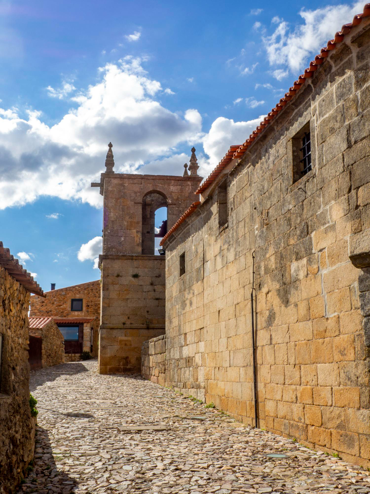932-2 Betrayal and Majesty: The Legacy of Cristóvão de Moura’s Palace Amid the Turmoil of 17th-Century Portugal